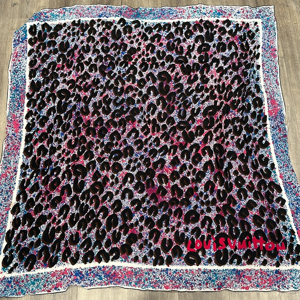 Louis Vuitton shawl